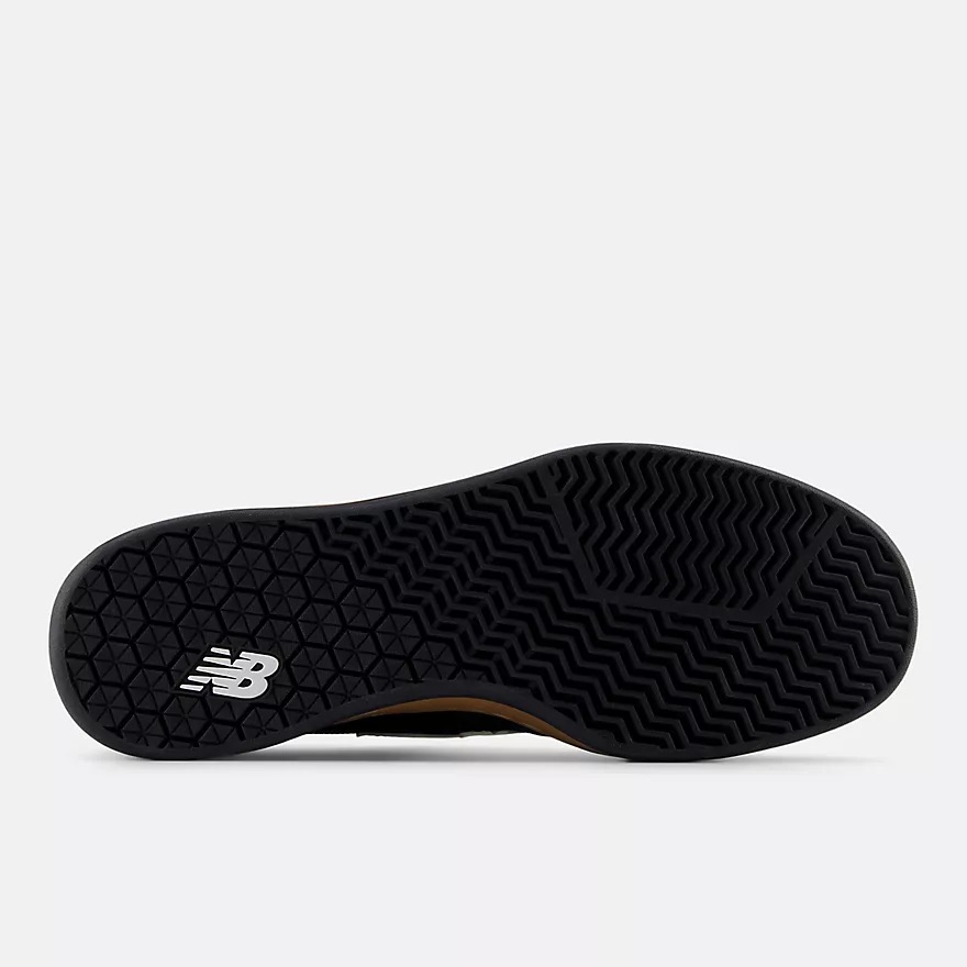 SOULIER NEW BALANCE NUMERIC 440 V2 - BLACK/GUM