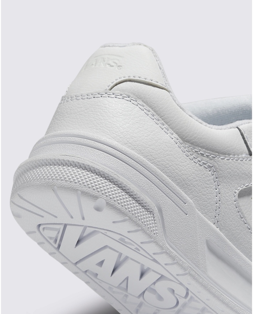 SOULIER VANS UPLAND - WHITE/WHITE