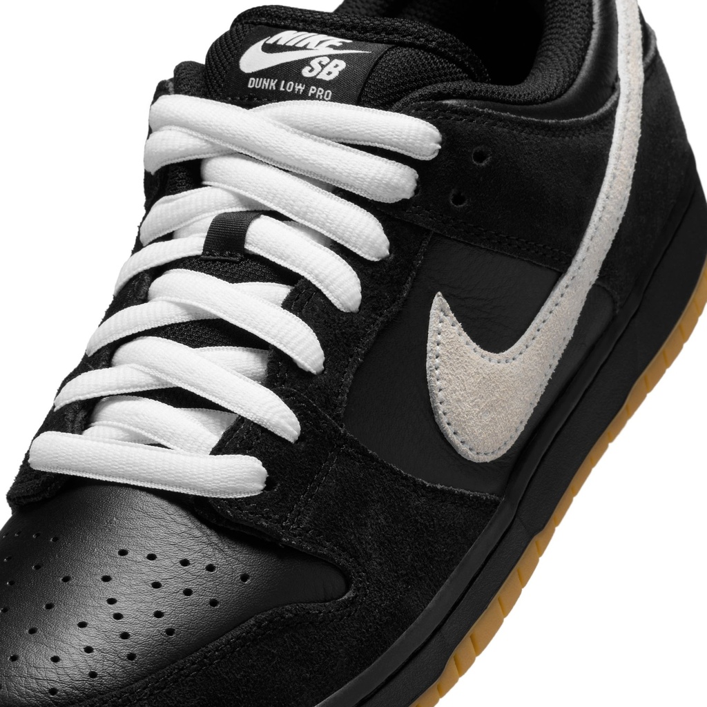 SOULIER NIKE SB DUNK LOW PRO - BLACK/WHITE-BLACK-GUM LIGHT BROWN