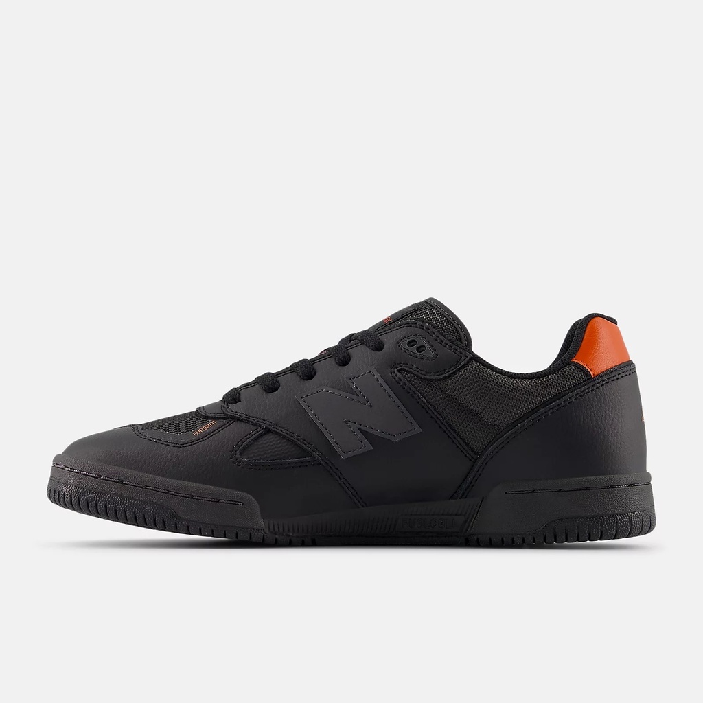 SOULIER NEW BALANCE NUMERIC 600-TOM KNOX - NOIR/ORANGE