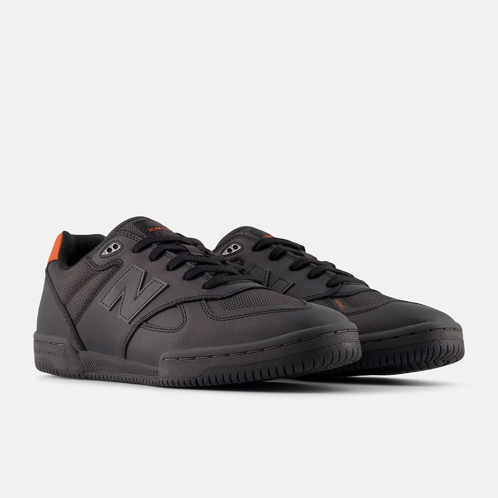 SOULIER NEW BALANCE NUMERIC 600-TOM KNOX - NOIR/ORANGE