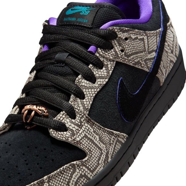 SOULIER NIKE SB DUNK LOW PRO - STRING/BLACK-BRIGHT SPRUCE-FIERCE PURPLE