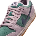SOULIER NIKE SB DUNK LOW PRO - MINERAL SLATE/DARK RAISIN-PARTICLE ROSE