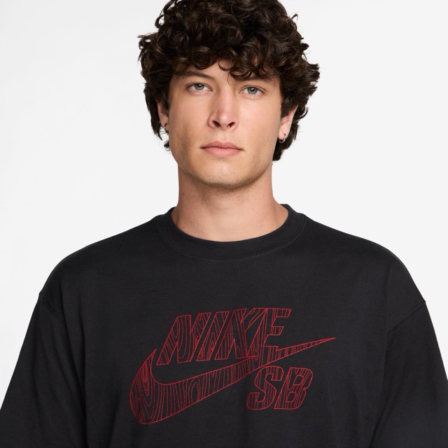 T-SHIRT NIKE SB LOGO - BLACK/UNIVERSITY RED