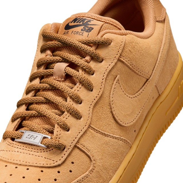 SOULIER NIKE SB AIR FORCE 1 - FLAX/FLAX-BLACK-GUM LIGHT BROWN