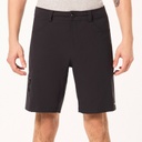 SHORT OAKLEY GOLF HYBRID - BLACKOUT